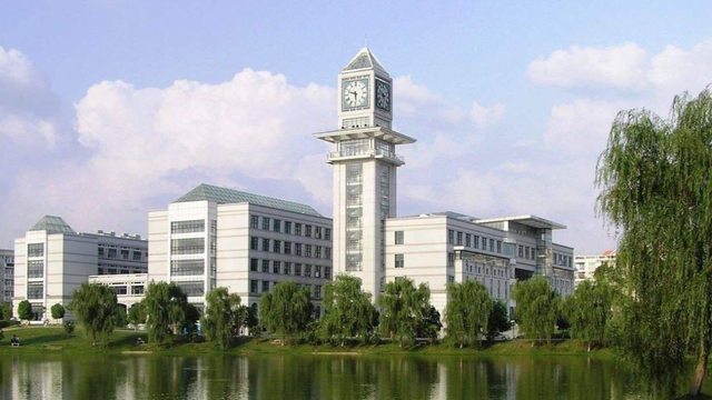 中南财经政法大学是985还是211